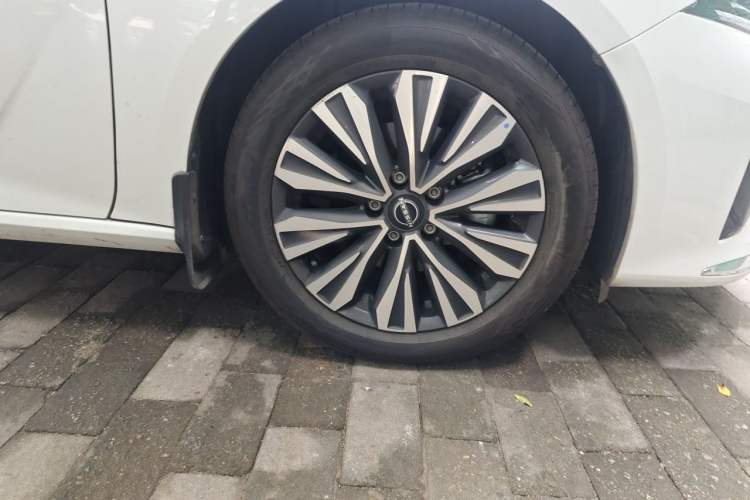Used Nissan Teana 2025 Model 2.0L XL-TLS Enjoyment Edition Right Front Wheel Hub