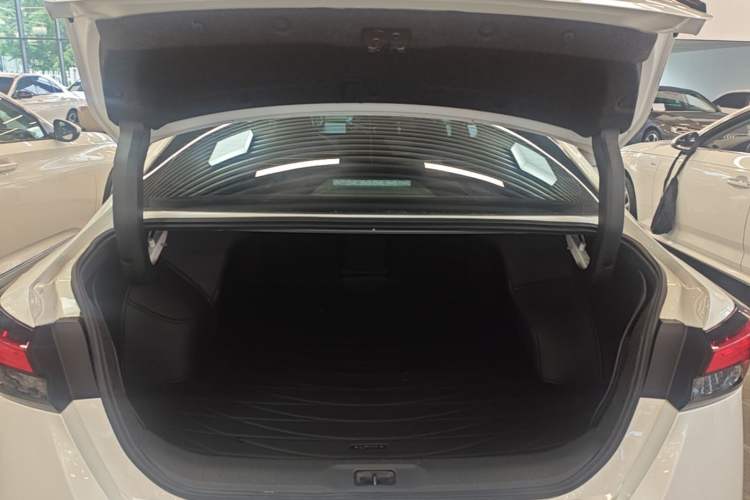 Used Nissan Teana 2025 Model 2.0L XL-TLS Enjoyment Edition Trunk