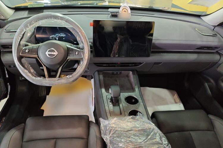 Used Nissan Teana 2026 Model Harmony Cockpit 2.0L Ultra-Comfort Edition Center Console