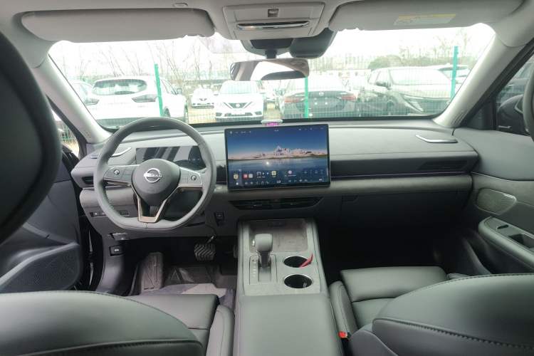 Used Nissan Teana 2026 Model Harmony Cockpit 2.0L Smart Ultra-Comfort Edition Center Console