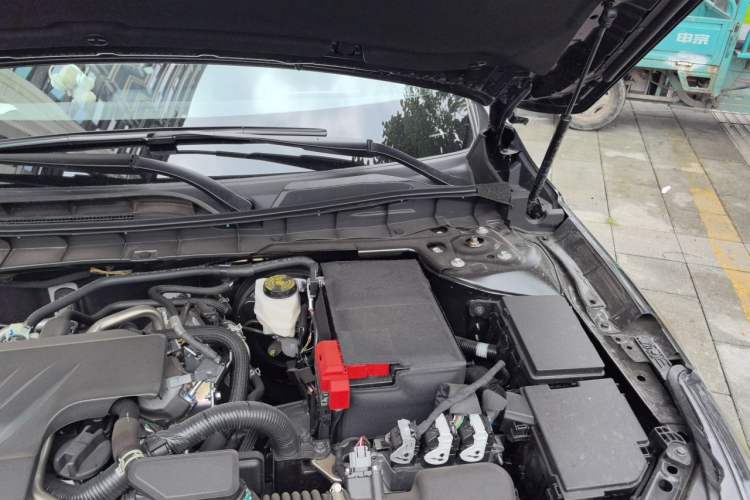 Used Nissan Teana 2026 Model Harmony Cockpit 2.0L Smart Ultra-Comfort Edition Engine Bay Left