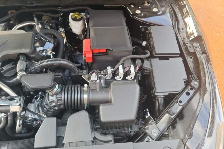 Used Nissan Teana 2026 Model Harmony Cockpit 2.0L Smart Ultra-Comfort Edition Engine Bay Left