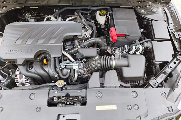 Used Nissan Teana 2026 Model Harmony Cockpit 2.0L Ultra-Comfort Edition Engine Bay Left