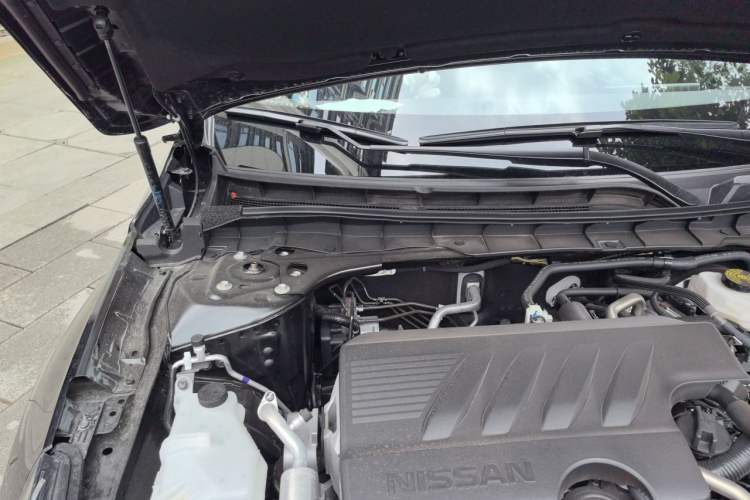 Used Nissan Teana 2026 Model Harmony Cockpit 2.0L Smart Ultra-Comfort Edition Engine Bay Right