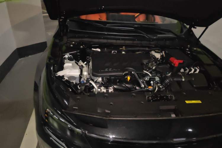 Used Nissan Teana 2026 Model Harmony Cockpit 2.0L Smart Ultra-Comfort Edition Engine Bay Right