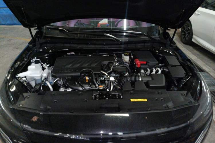 Used Nissan Teana 2026 Model Harmony Cockpit 2.0L Ultra-Comfort Edition Engine Bay