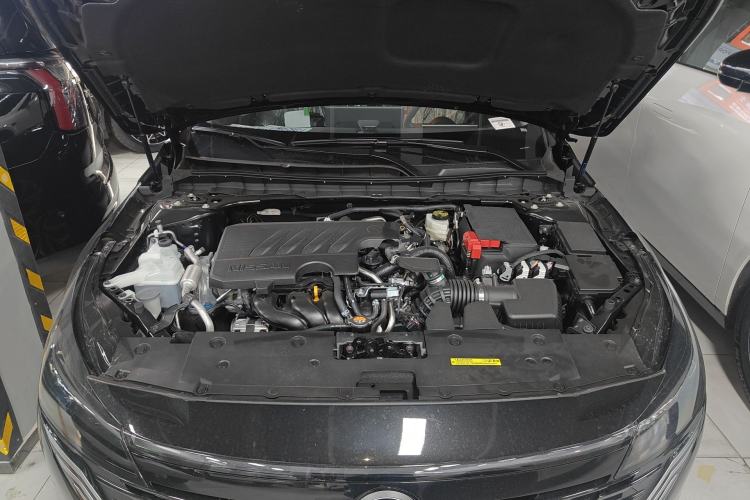 Used Nissan Teana 2026 Model Harmony Cockpit 2.0L Ultra-Comfort Edition Engine Bay