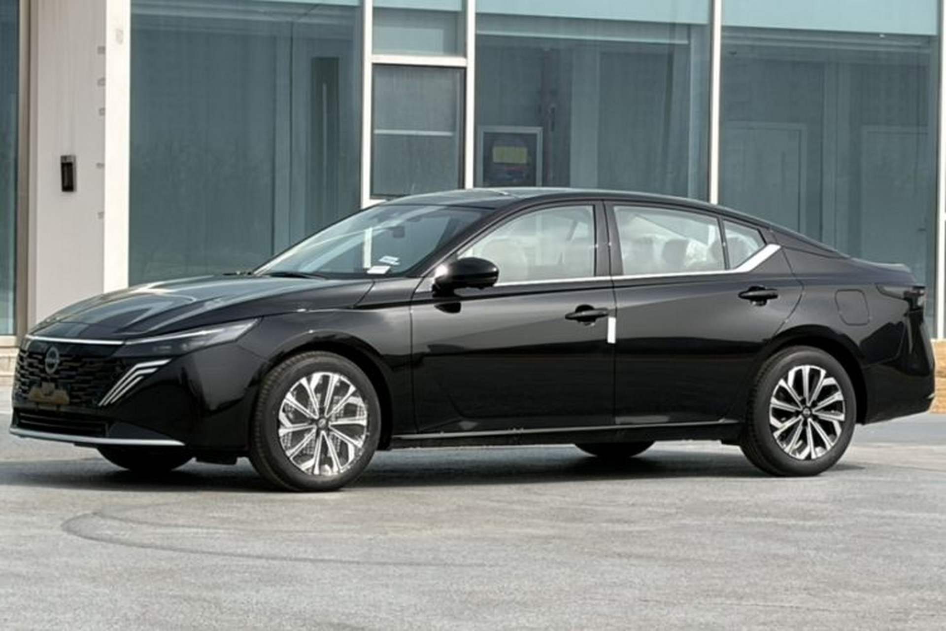 Used Nissan Teana 2026 Model Harmony Cockpit 2.0L Smart Ultra-Comfort Edition Exterior 3