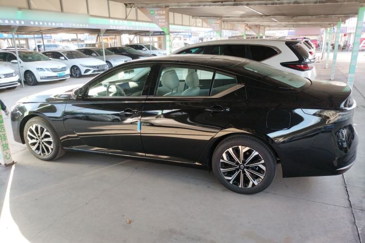 Used Nissan Teana 2026 Model Harmony Cockpit 2.0L Smart Ultra-Comfort Edition Exterior 3