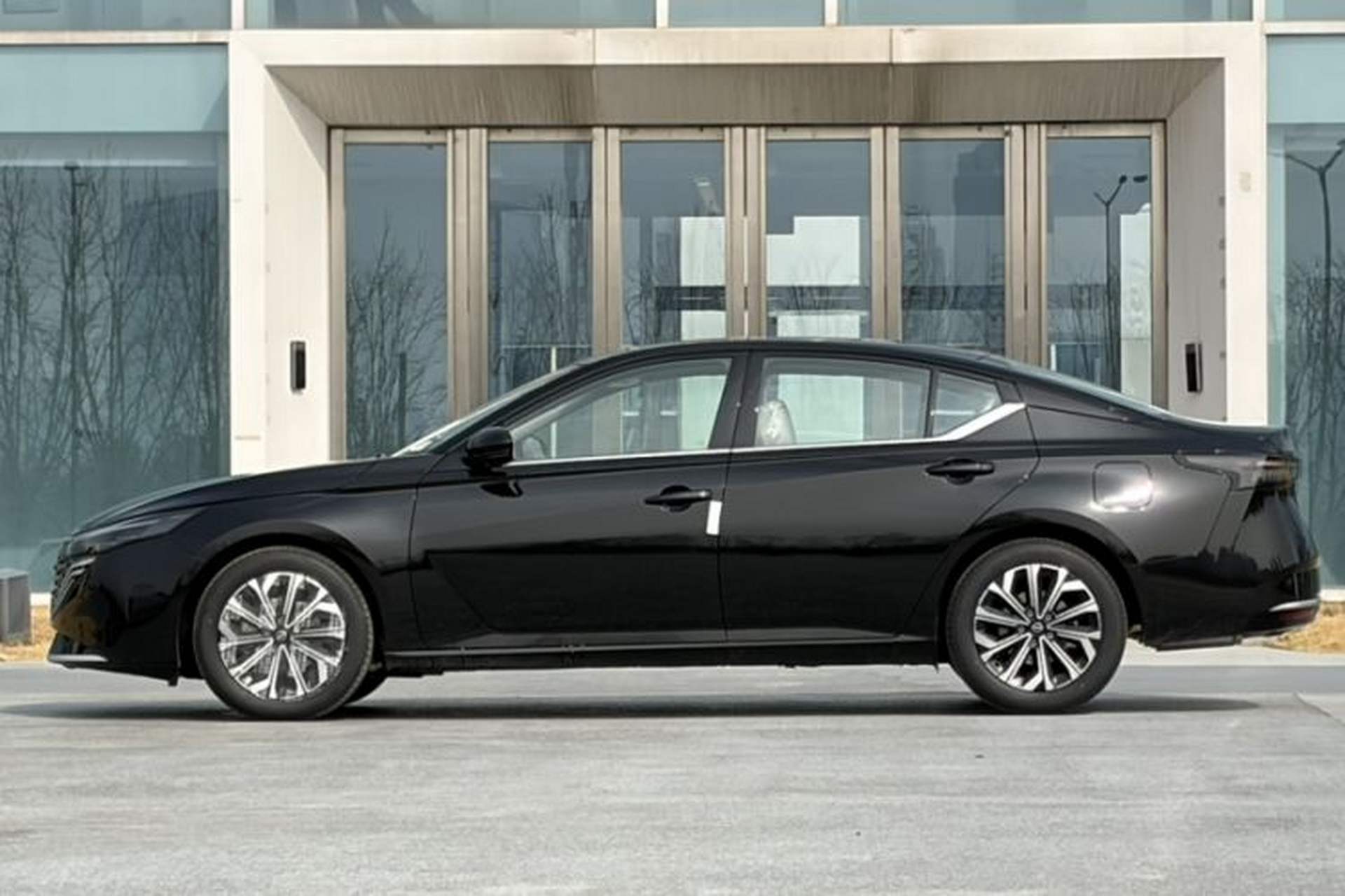 Used Nissan Teana 2026 Model Harmony Cockpit 2.0L Smart Ultra-Comfort Edition Exterior 4