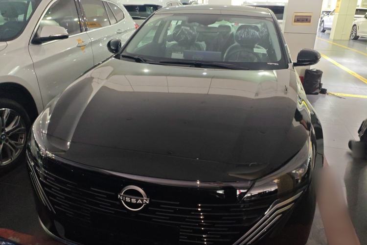 Used Nissan Teana 2026 Model Harmony Cockpit 2.0L Ultra-Comfort Edition Front