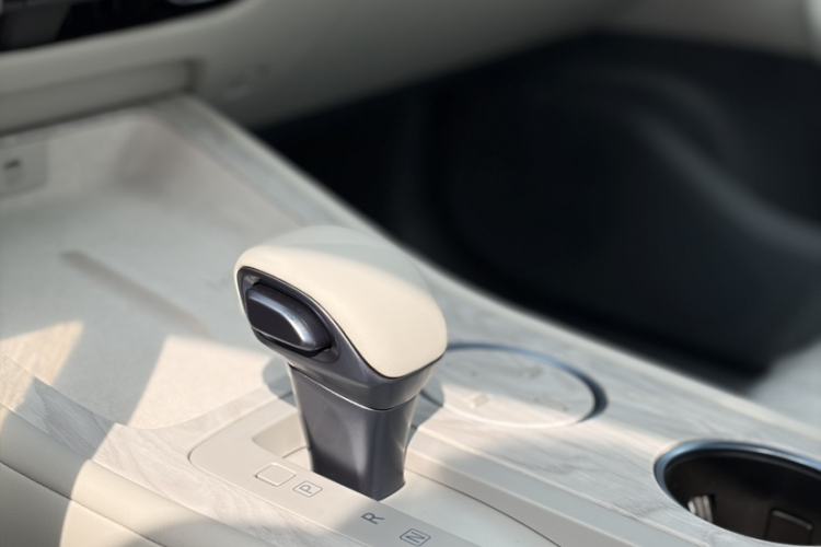Used Nissan Teana 2026 Model Harmony Cockpit 2.0L Smart Ultra-Comfort Edition Gear Lever