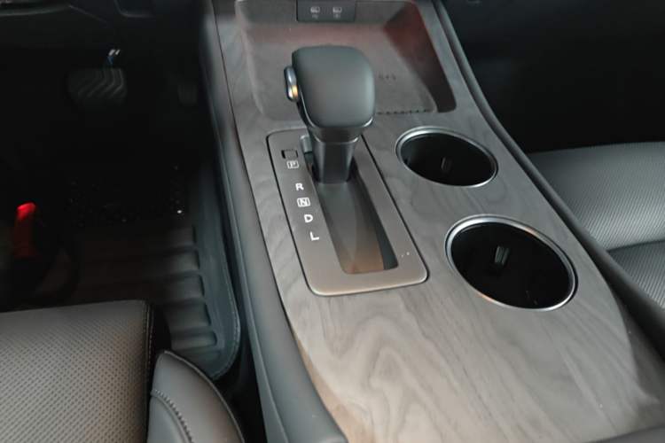 Used Nissan Teana 2026 Model Harmony Cockpit 2.0L Smart Ultra-Comfort Edition Gear Lever