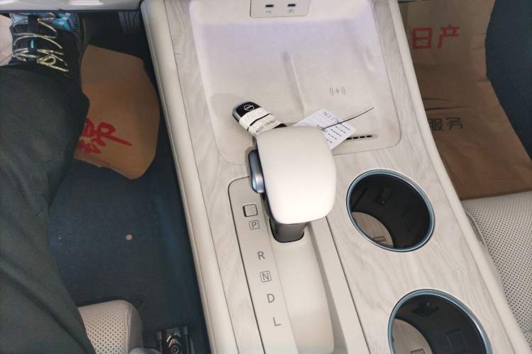 Used Nissan Teana 2026 Model Harmony Cockpit 2.0L Smart Ultra-Comfort Edition Gear Lever