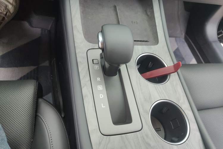 Used Nissan Teana 2026 Model Harmony Cockpit 2.0L Smart Ultra-Comfort Edition Gear Lever