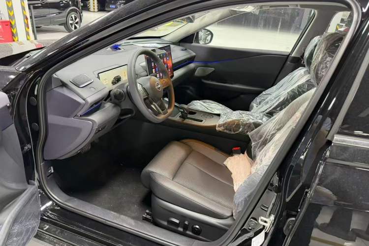 Used Nissan Teana 2026 Model Harmony Cockpit 2.0L Ultra-Comfort Edition Interior 2