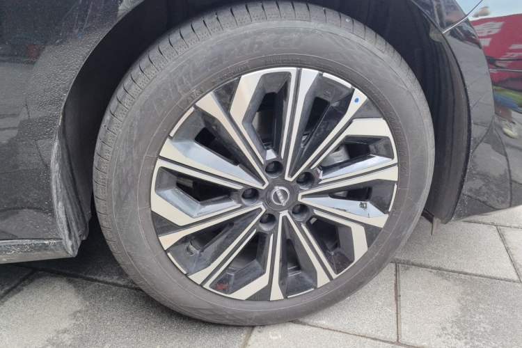 Used Nissan Teana 2026 Model Harmony Cockpit 2.0L Smart Ultra-Comfort Edition Right Front Wheel Hub