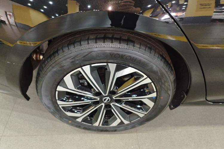 Used Nissan Teana 2026 Model Harmony Cockpit 2.0L Ultra-Comfort Edition Right Rear Wheel Hub