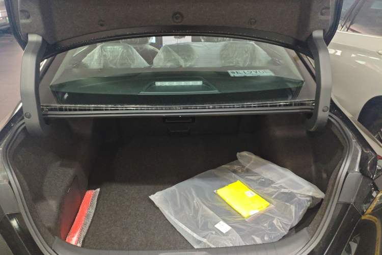 Used Nissan Teana 2026 Model Harmony Cockpit 2.0L Ultra-Comfort Edition Trunk