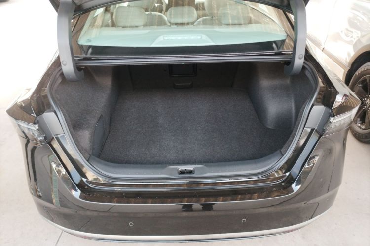 Used Nissan Teana 2026 Model Harmony Cockpit 2.0L Smart Ultra-Comfort Edition Trunk