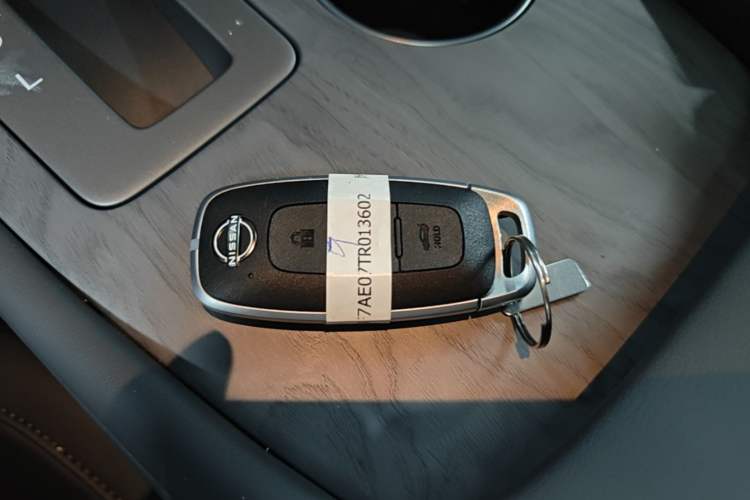 Used Nissan Teana 2026 Model Harmony Cockpit 2.0L Smart Ultra-Comfort Edition Vehicle Key