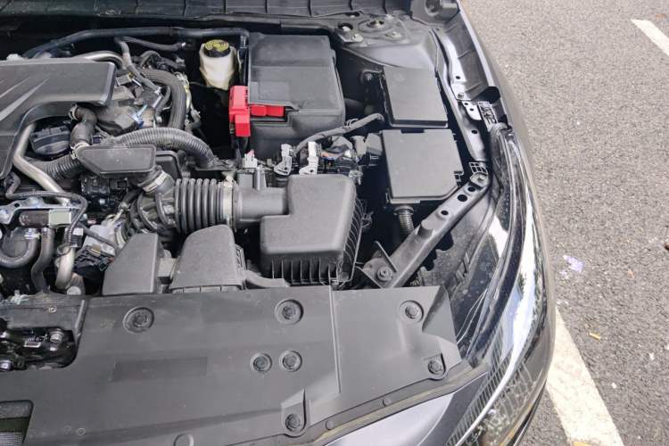 Used Nissan Teana 2026 Model Harmony Cockpit 2.0L Ultra-Comfort Edition Engine Bay Left