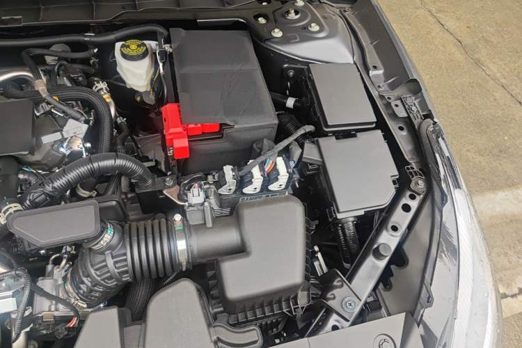 Used Nissan Teana 2026 Model Harmony Cockpit 2.0L Ultra-Comfort Edition Engine Bay Left