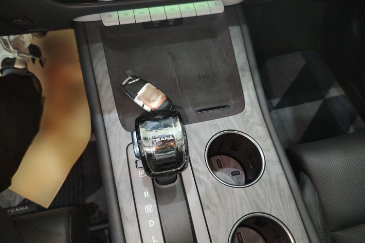 Used Nissan Teana 2026 Model Harmony Cockpit 2.0L Smart Ultra-Comfort Edition Gear Lever