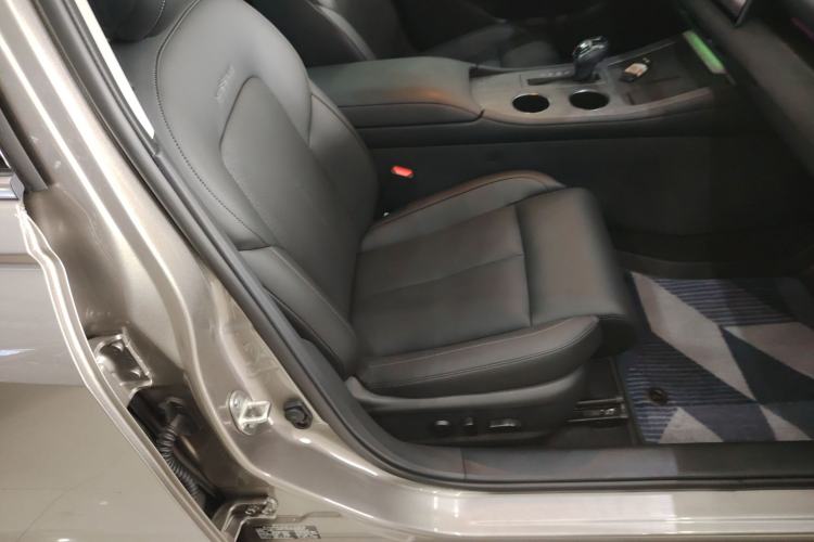 Used Nissan Teana 2026 Model Harmony Cockpit 2.0L Smart Ultra-Comfort Edition Interior 4