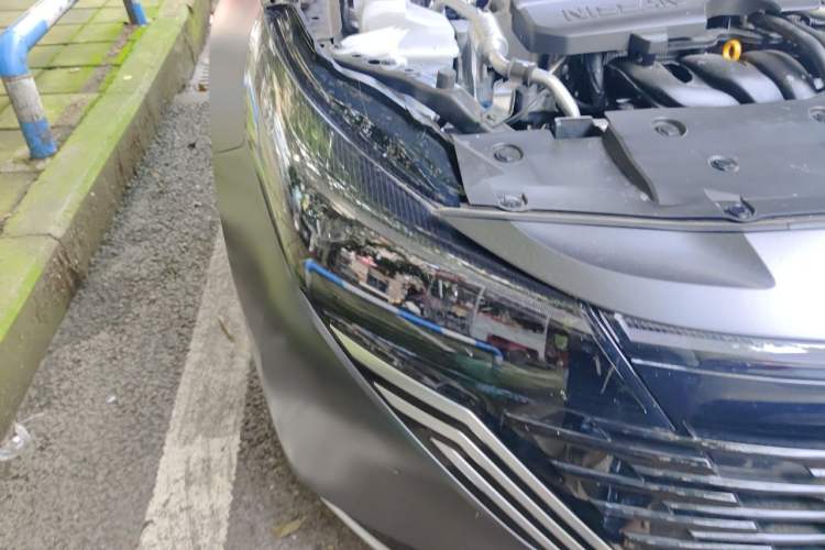 Used Nissan Teana 2026 Model Harmony Cockpit 2.0L Ultra-Comfort Edition Right Front Headlight