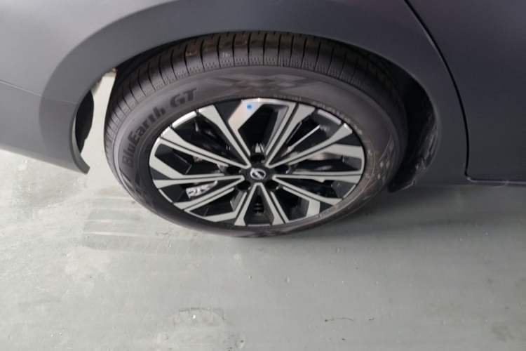 Used Nissan Teana 2026 Model Harmony Cockpit 2.0L Smart Ultra-Comfort Edition Right Rear Wheel Hub