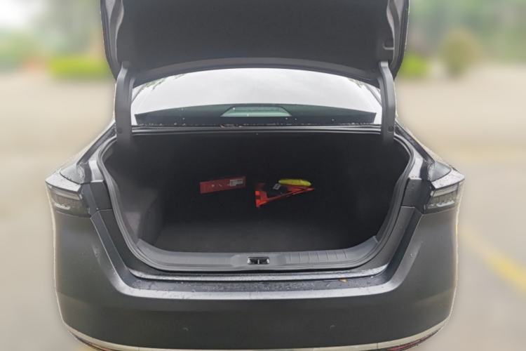 Used Nissan Teana 2026 Model Harmony Cockpit 2.0L Ultra-Comfort Edition Trunk