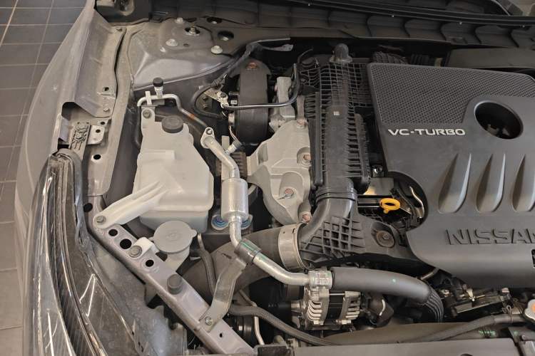 Used Nissan Teana 2026 Model Harmony Cockpit 2.0T Flagship Edition Engine Bay Right