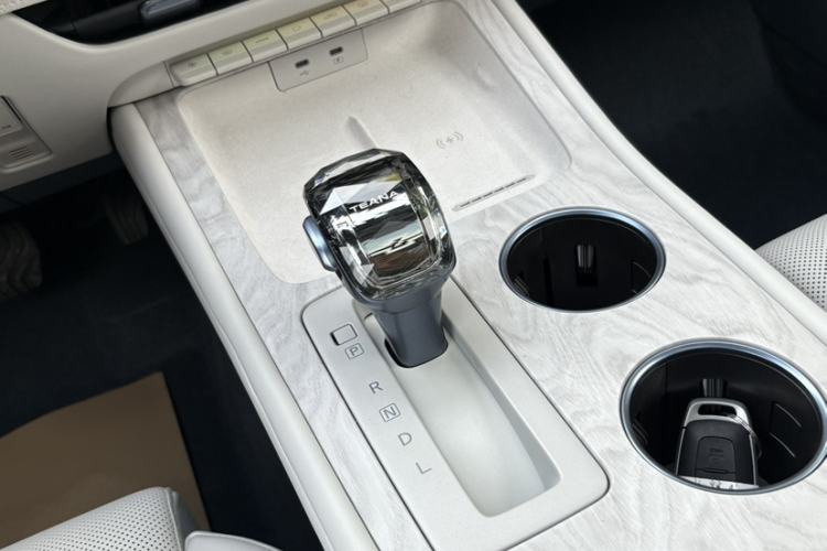 Used Nissan Teana 2026 Model Harmony Cockpit 2.0T Flagship Edition Gear Lever
