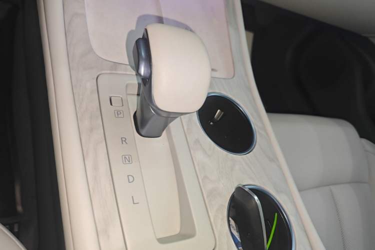 Used Nissan Teana 2026 Model Harmony Cockpit 2.0T Flagship Edition Gear Lever