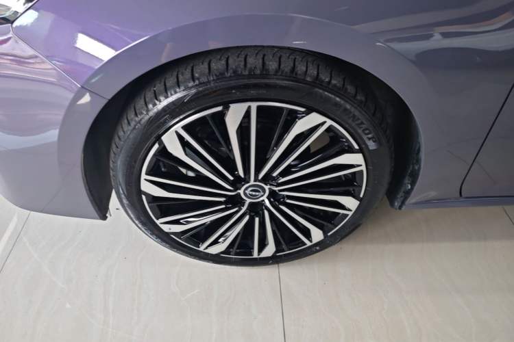 Used Nissan Teana 2026 Model Harmony Cockpit 2.0T Flagship Edition Left Front Wheel Hub
