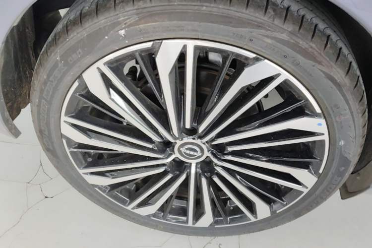 Used Nissan Teana 2026 Model Harmony Cockpit 2.0T Flagship Edition Right Rear Wheel Hub