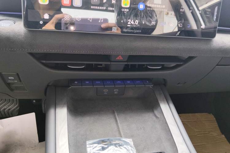 Used Nissan Teana 2026 Model Harmony Cockpit 2.0T Flagship Edition Audio And AC Panel