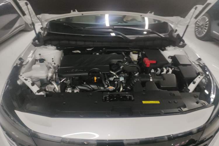 Used Nissan Teana 2026 Model Harmony Cockpit 2.0L Smart Ultra-Comfort Edition Engine Bay