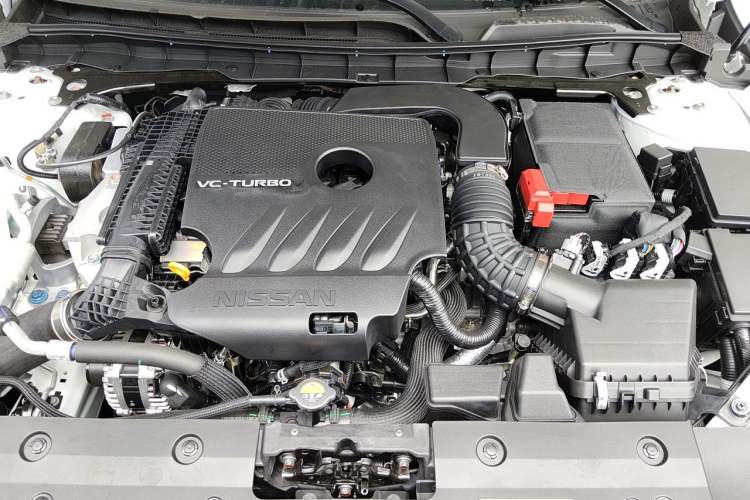 Used Nissan Teana 2026 Model Harmony Cockpit 2.0T Flagship Edition Engine Bay