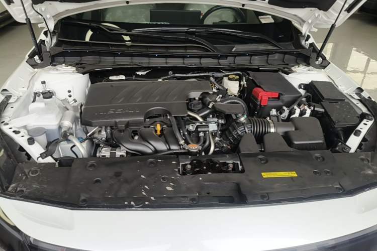 Used Nissan Teana 2026 Model Harmony Cockpit 2.0L Smart Ultra-Comfort Edition Engine Bay