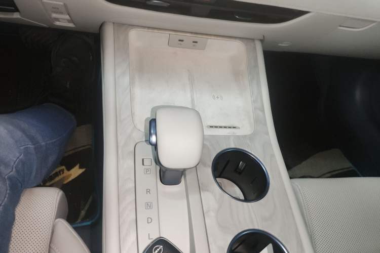 Used Nissan Teana 2026 Model Harmony Cockpit 2.0L Smart Ultra-Comfort Edition Gear Lever