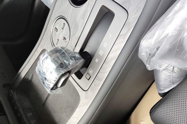 Used Nissan Teana 2026 Model Harmony Cockpit 2.0T Flagship Edition Gear Lever