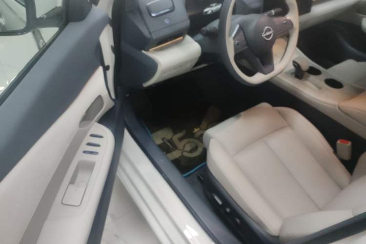 Used Nissan Teana 2026 Model Harmony Cockpit 2.0L Smart Ultra-Comfort Edition Interior 3