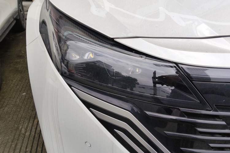 Used Nissan Teana 2026 Model Harmony Cockpit 2.0T Flagship Edition Right Front Headlight