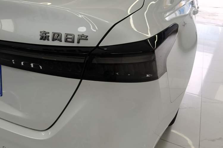 Used Nissan Teana 2026 Model Harmony Cockpit 2.0L Smart Ultra-Comfort Edition Right Rear Taillight
