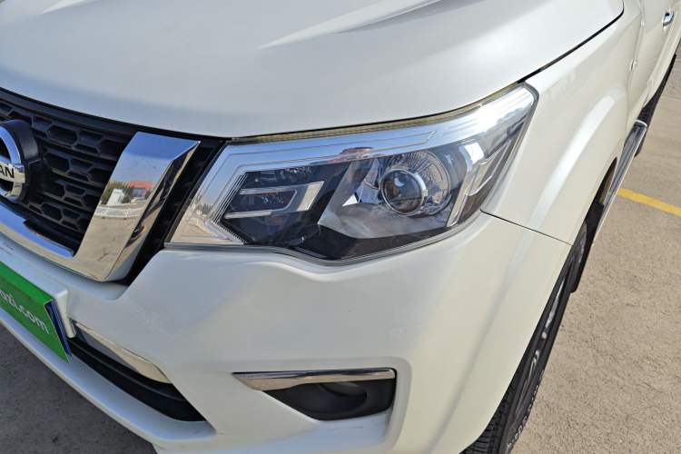 Used Nissan Terra 2020 2.5L XE Manual Two-Wheel-Drive Elite Edition Exterior 6