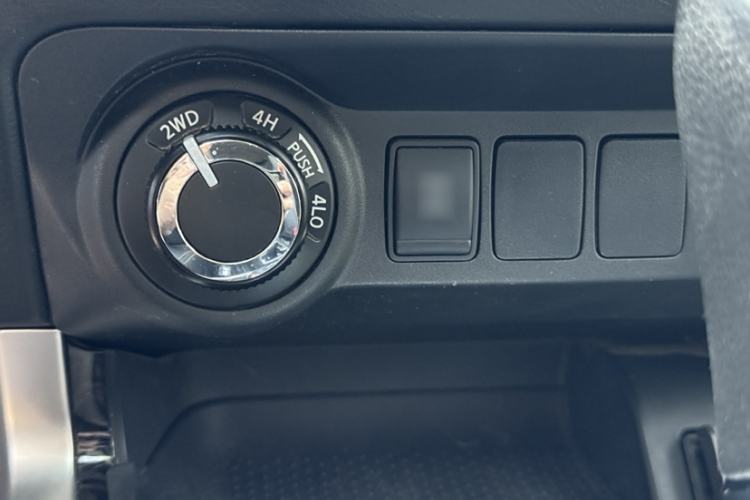 Used Nissan Terra 2020 2.5L XV 4WD Automatic Four-Wheel Drive Flagship Edition Interior 5