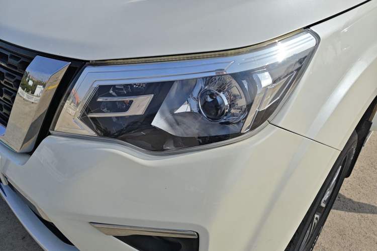 Used Nissan Terra 2020 2.5L XE Manual Two-Wheel-Drive Elite Edition Left Front Headlight