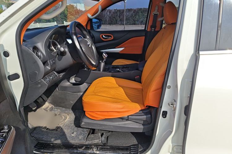 Used Nissan Terra 2020 2.5L XE Manual Two-Wheel-Drive Elite Edition Left Front Seat